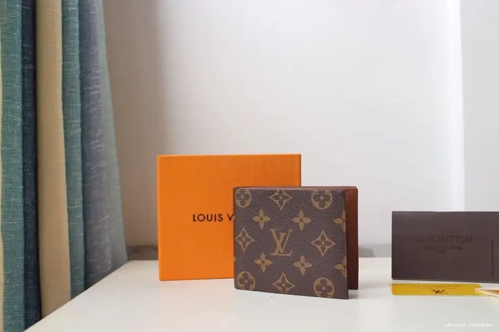Official oldcobbler WALLET AMERIGO LOUIS VUITTON 0630